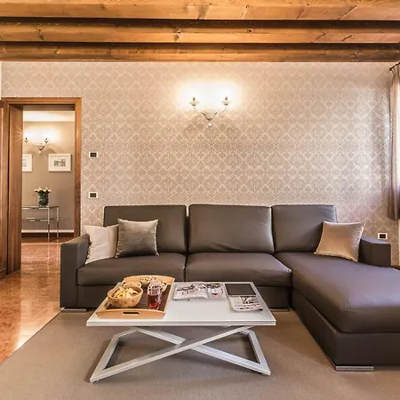 Ca' Del Monastero 3 Collection For 4 Guests With Lift شقة