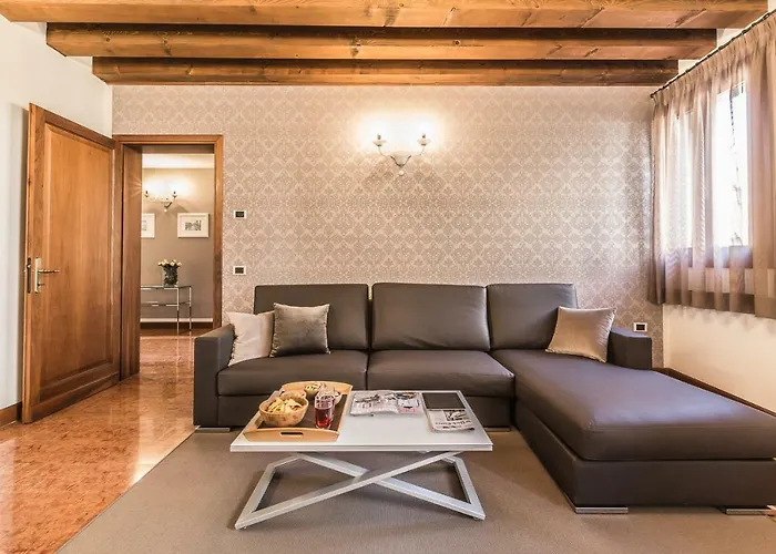 Ca' Del Monastero 3 Collection For 4 Guests With Lift Appartamento