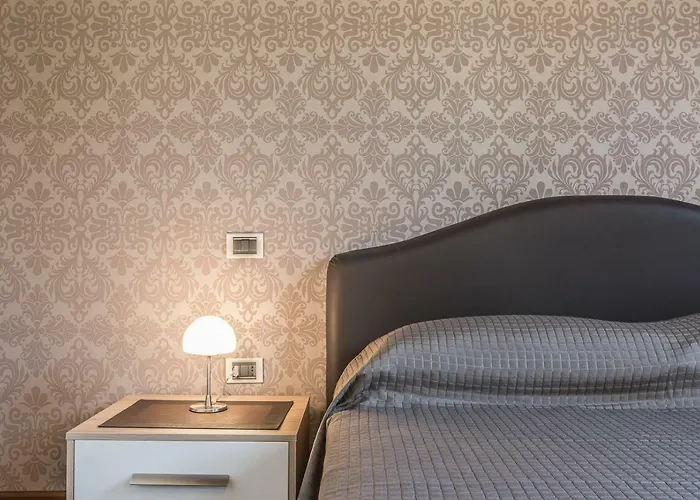 Ca' Del Monastero 3 Collection For 4 Guests With Lift Appartamento *