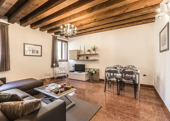 Ca' Del Monastero 3 Collection For 4 Guests With Lift Appartamento
